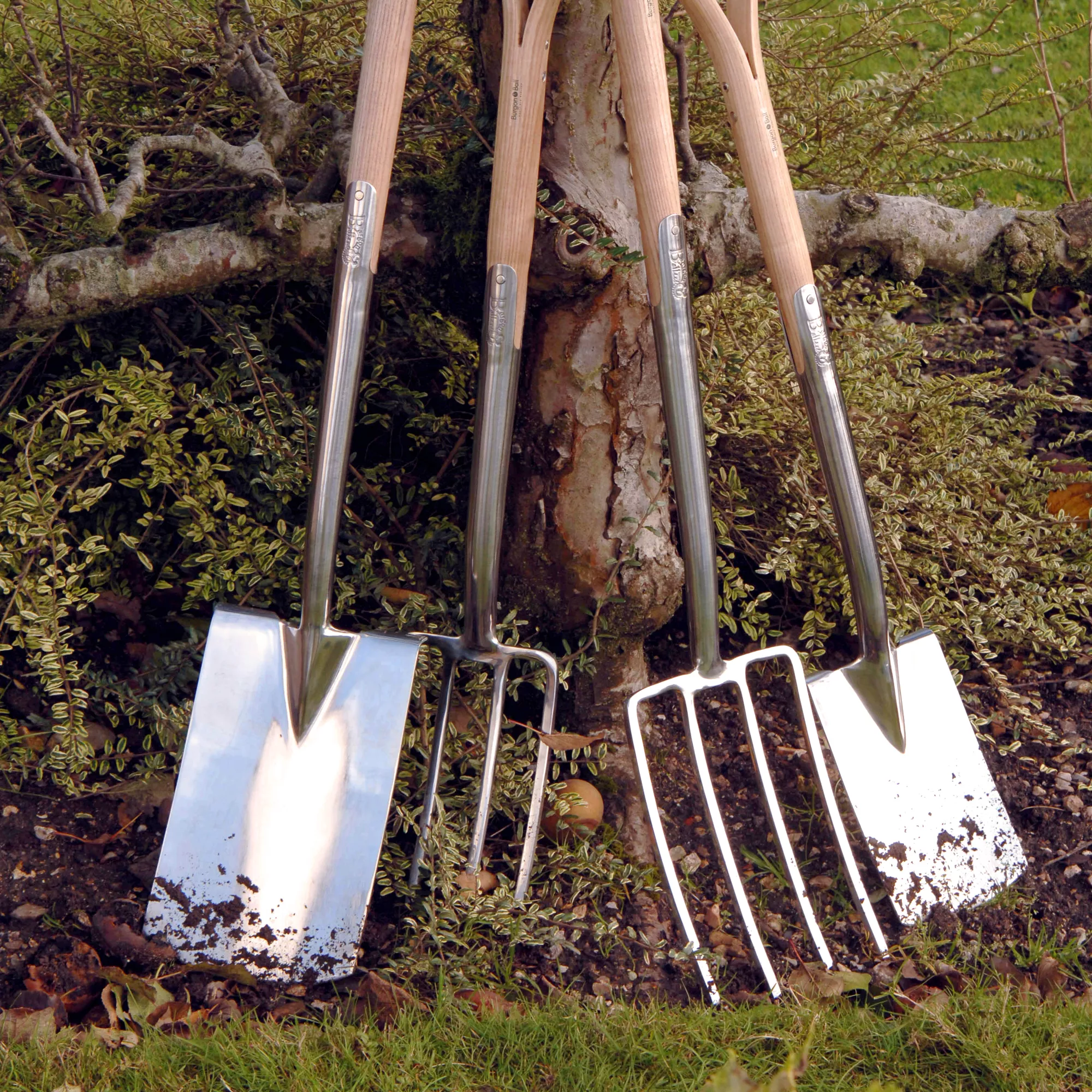 Burgon & Ball Square Digging Spade - Image 3