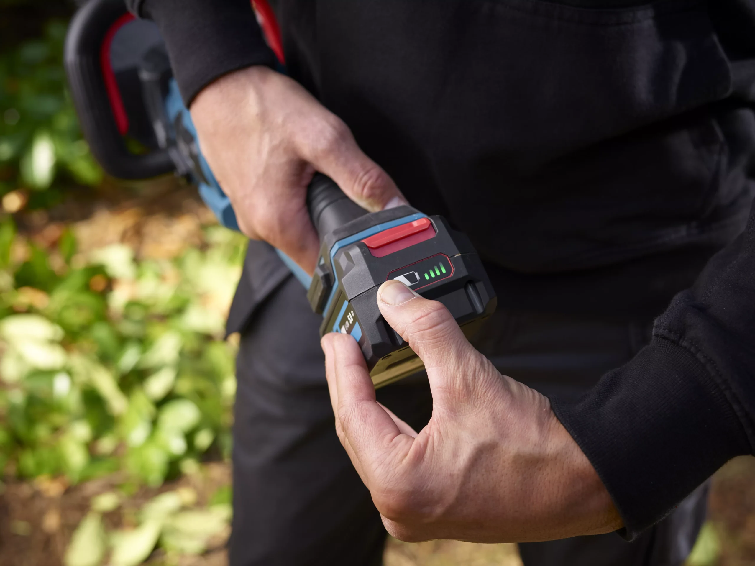 Erbauer 18V 550mm EHT18-Li - KIT Cordless Hedge Trimmer - Image 6