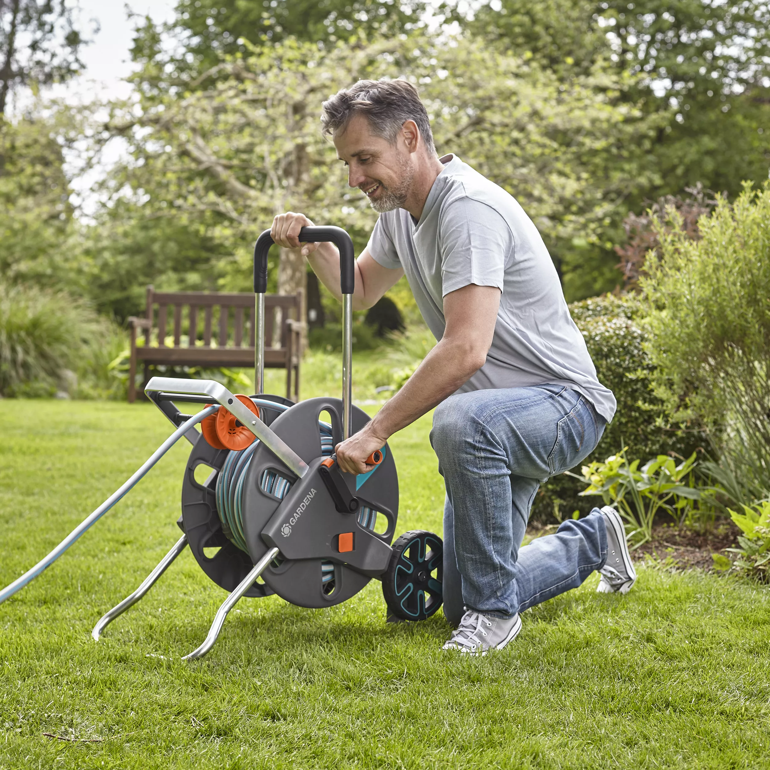 Gardena Aquaroll Freestanding Manual Hose Reel Set (L)50m - Image 3