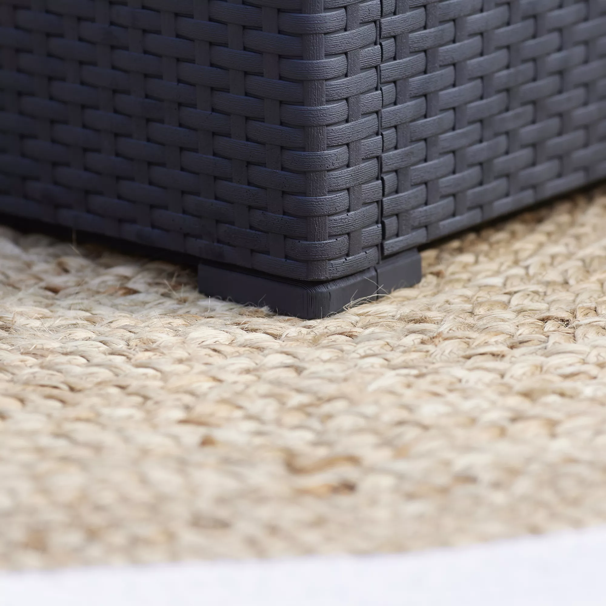 Keter Graphite 38.1L Small Plastic Storage Box & Lid - Image 9