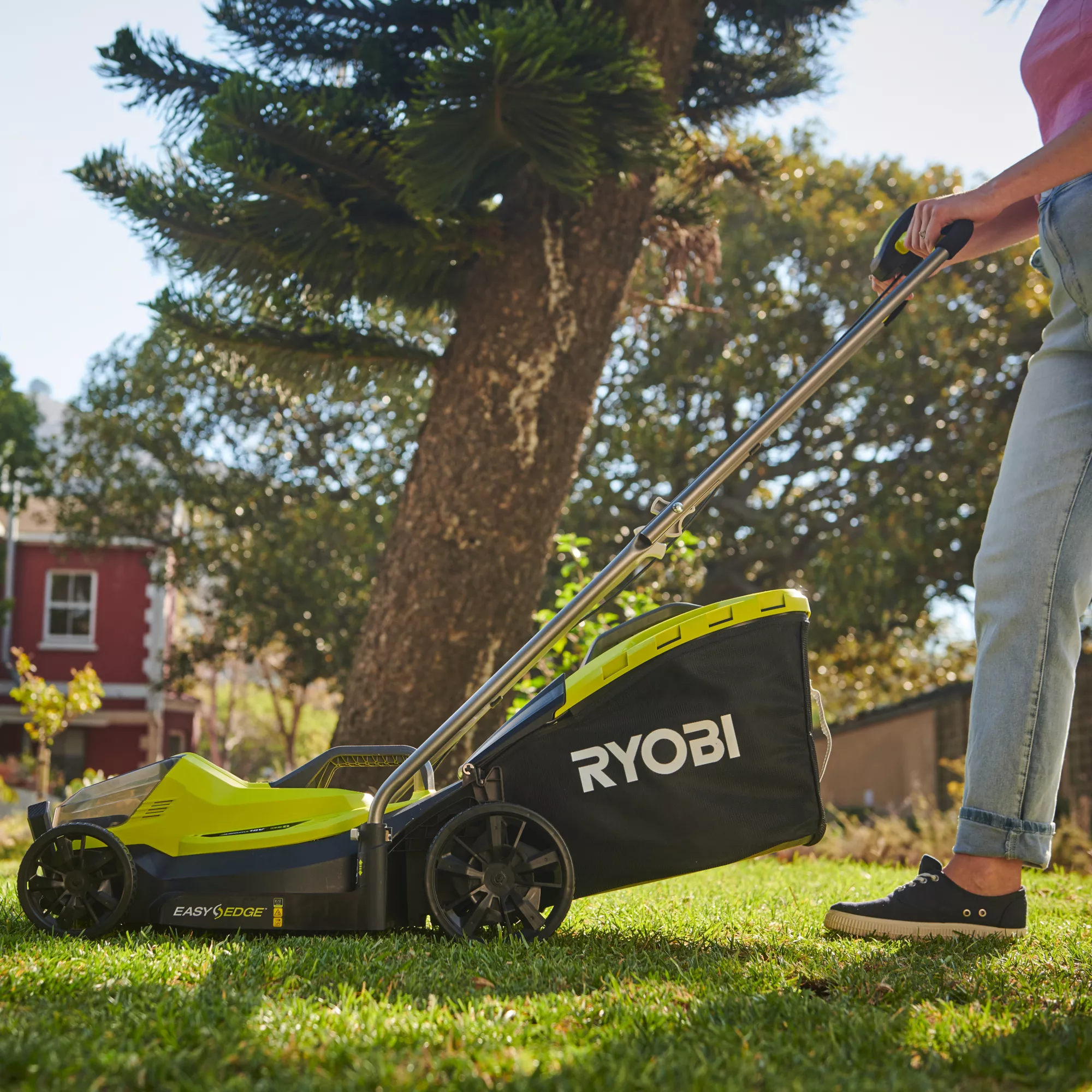 Ryobi ONE+ RLM18X33B50B Cordless 18V Rotary Lawnmower - Image 3