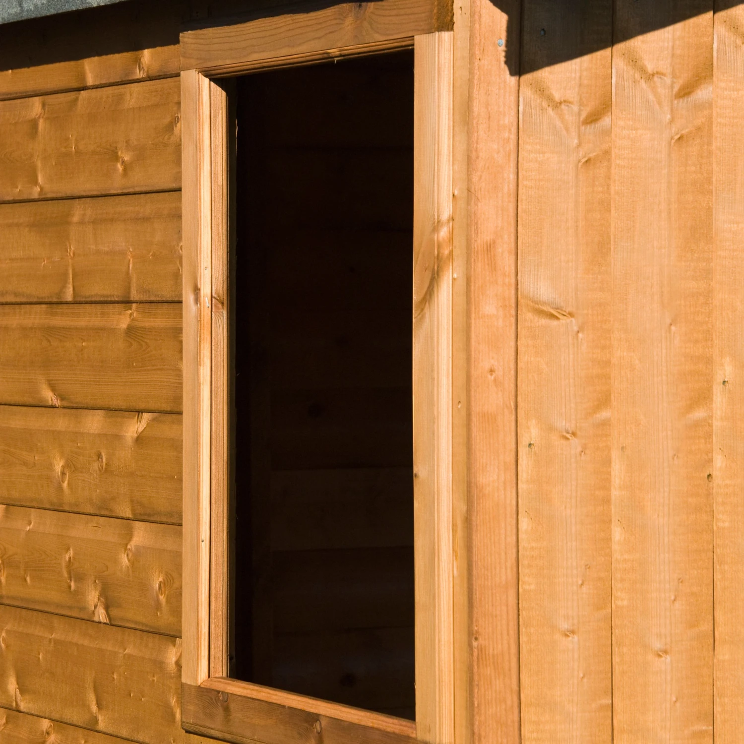 Shire Durham 8x6 Ft Apex Shiplap Wooden Shed With Floor (Base Included) - Image 3