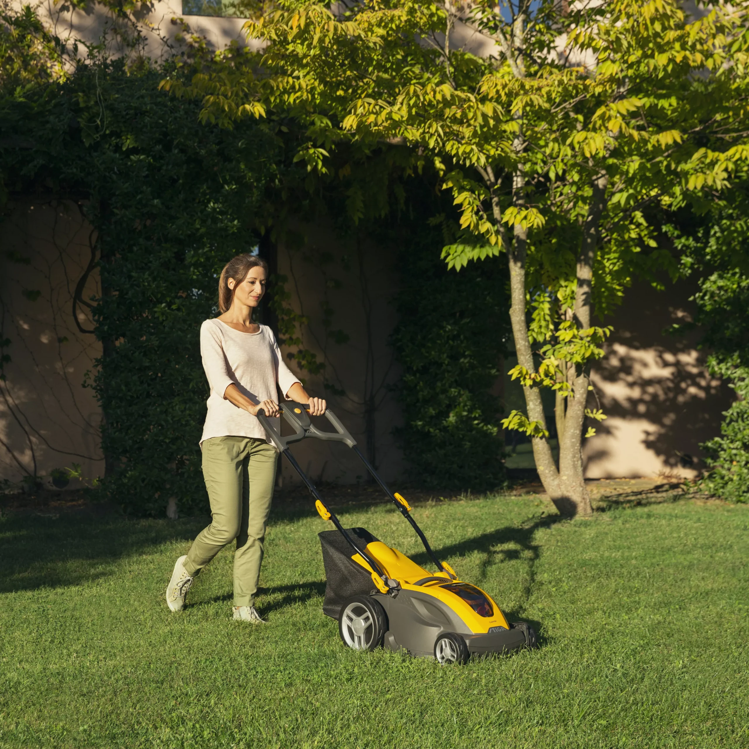 Stiga 48V Range Combi 340e Kit / 294386068/UKS Cordless 48V Rotary Lawnmower - Image 10